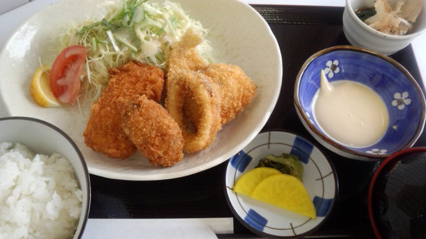 カニクリームコロッケとシーフードフライ